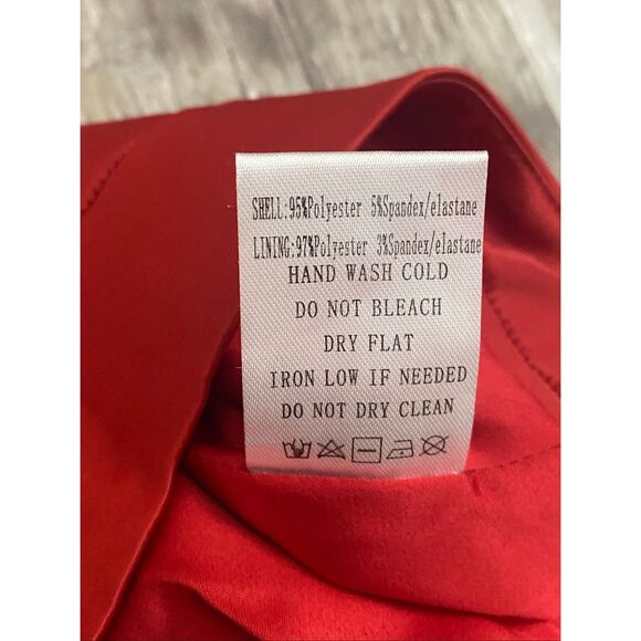 Akira Satin Midi Skirt Zip Up Front Red Women’s Sz Small - Picture 4 of 5